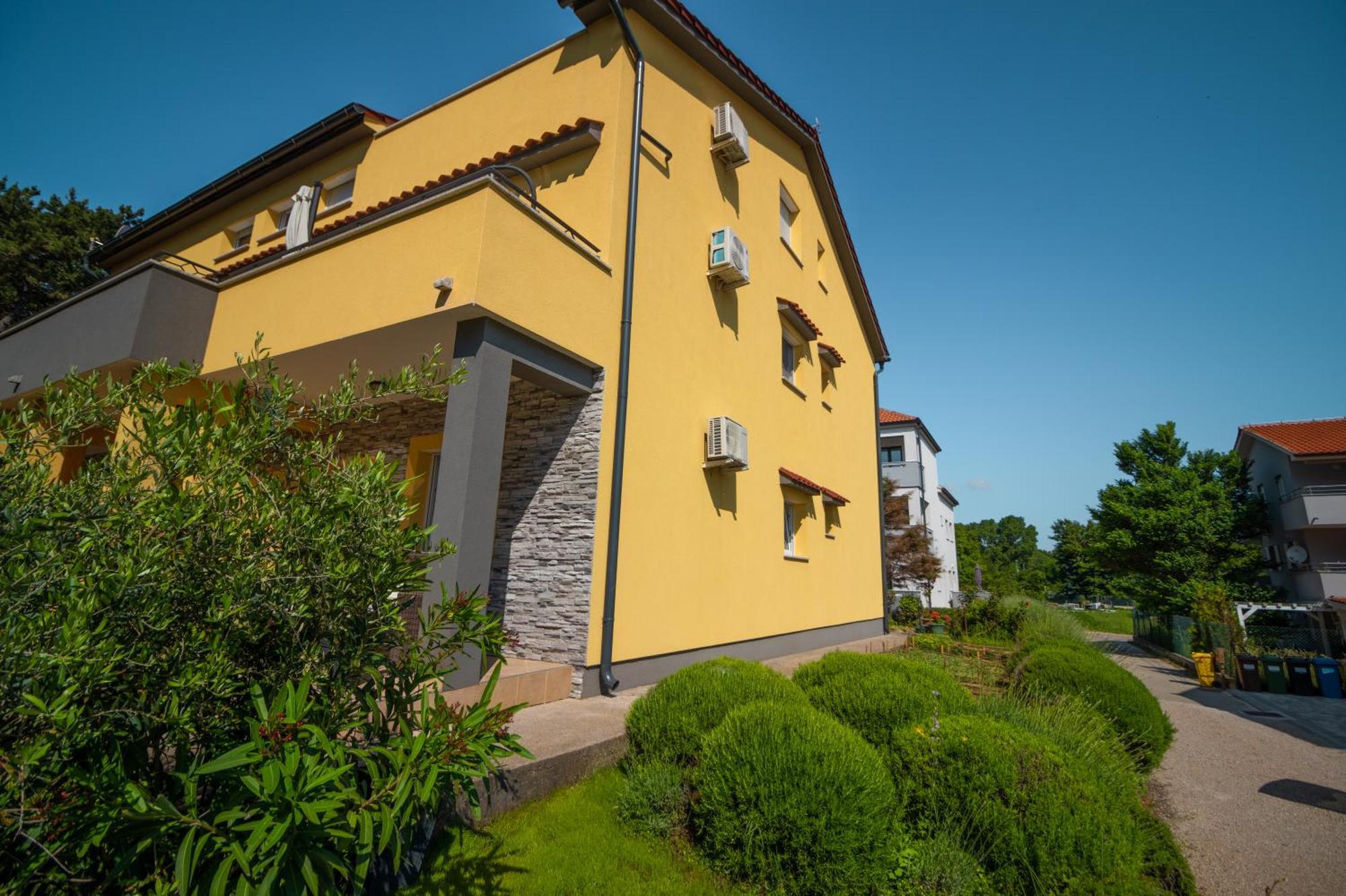 Apartments Gracia บัชกา ภายนอก รูปภาพ